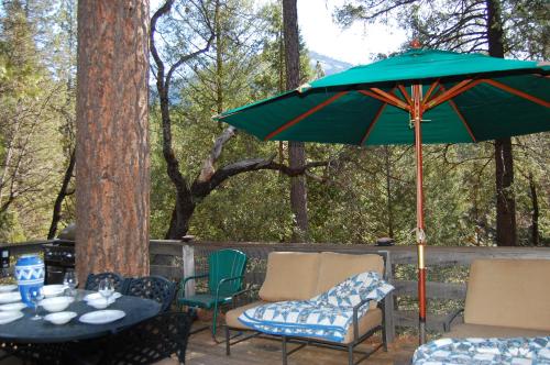 10N Black Oak Lodge - image 2
