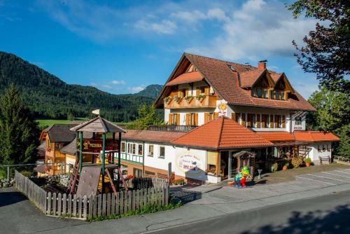  Ferienhaus Holzer in Weissensee