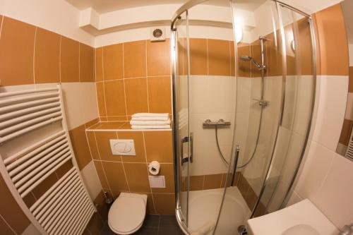 Hotel Wolf – Prague, NY