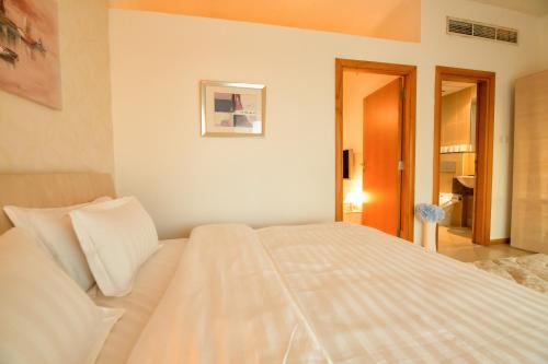

One Bedroom Apartment - Marina Diamond 2