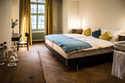 room detail thumbnail 0