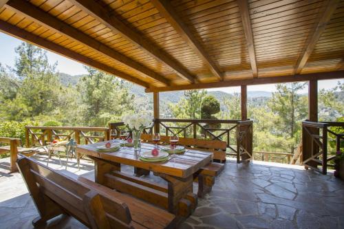 Ricky Chalet Near Troodos in Spilia