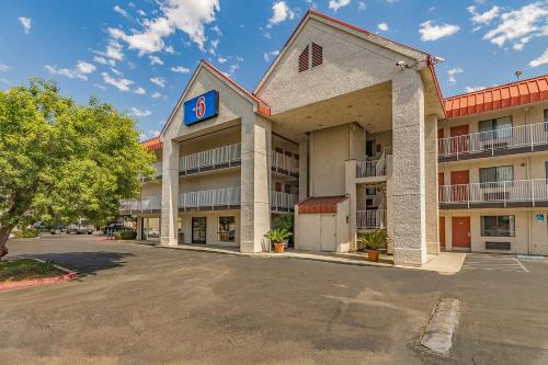 Motel 6-Fresno, CA - Yosemite Hwy