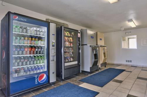 Motel 6