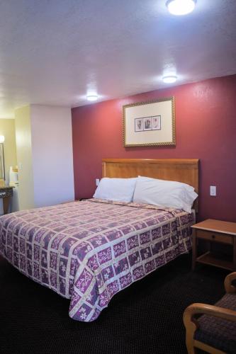 Western Inn & Suites