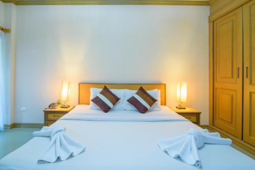 2 double beds