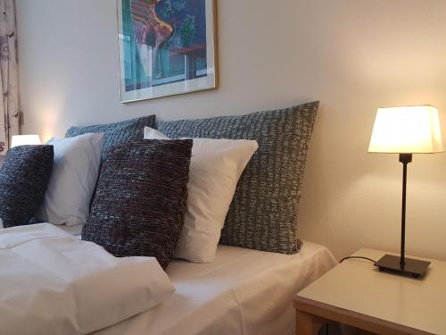 2 twin beds