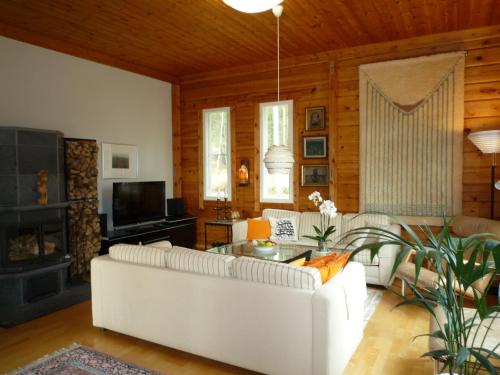 Közös társalgó / TV, Leena's B&B in Inkoo