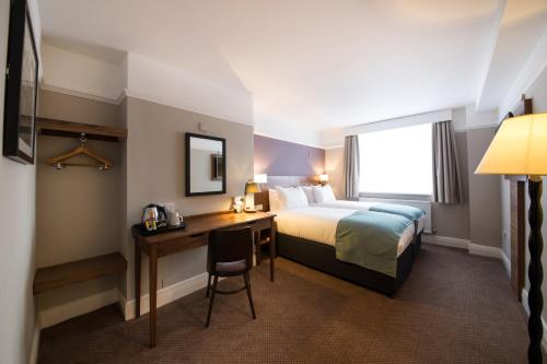 Innkeeper's Lodge Hornchurch - image 14