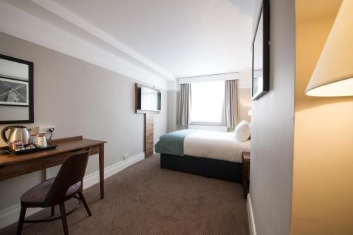 Innkeeper's Lodge Hornchurch - image 11