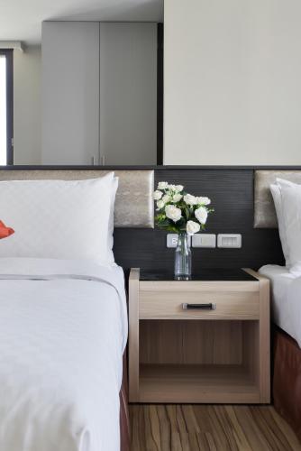 Deluxe Family Room image 6