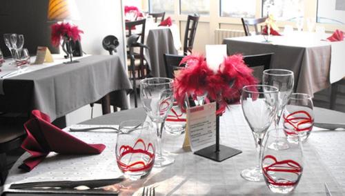 Restaurante, Logis Hotel Restaurant Les Capucins in Avallon