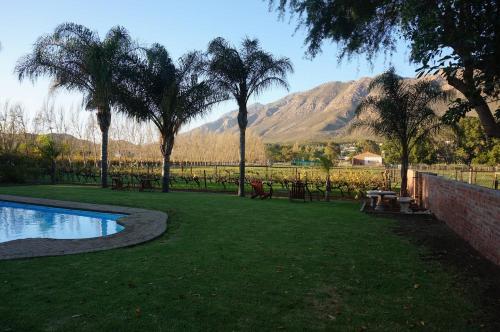 Swimmingpool, Long Acres Cottages in Montagu