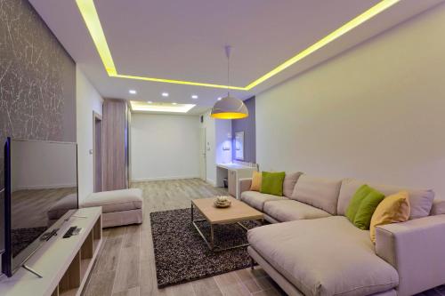Luna Beach Hotel - image 2