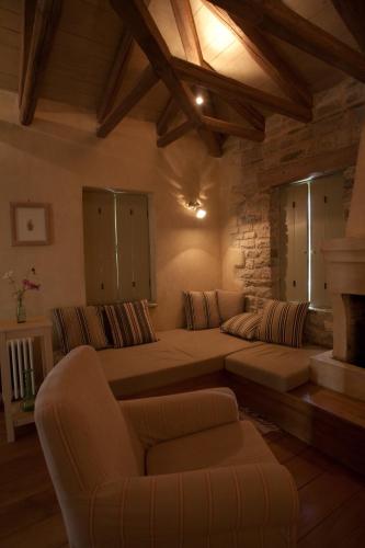 Astra Inn - image 12