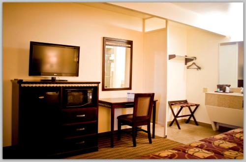 設施, Whispering Palms Inn in 德爾里奧