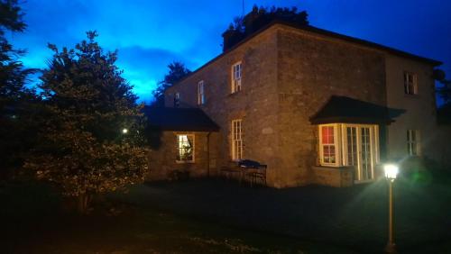 ทางเข้า, Knockaderry House in อินนิช