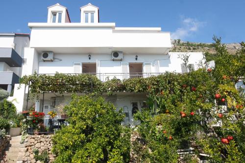 Apartments Beslema 3