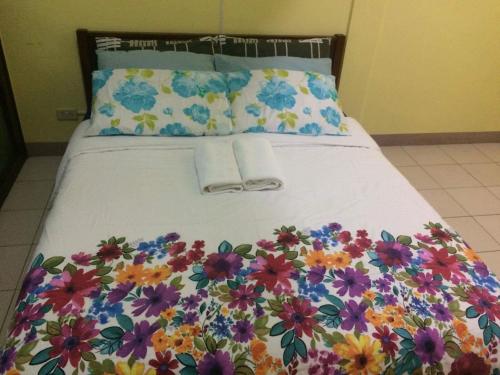 Leons Den is a long term accomodation of atleast 1 month stay