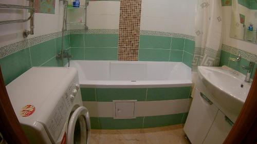 Apartment on Borisovka 28 for 4 persons - image 2