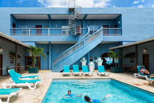 115844102 Parrot Cove Lodge