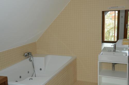 Double Room with Water Bed and Spa Bath
