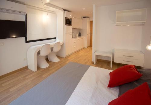 San Justo Plaza - image 11