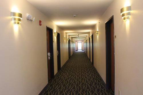 Super 8 by Wyndham Union - image 3