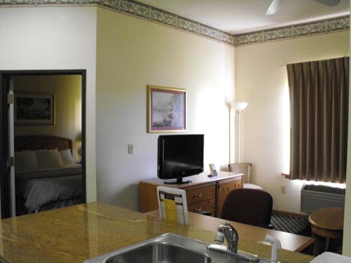 Americas Best Value Inn Three Rivers