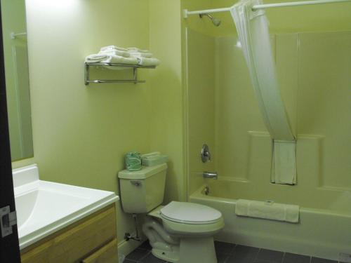 Americas Best Value Inn Three Rivers