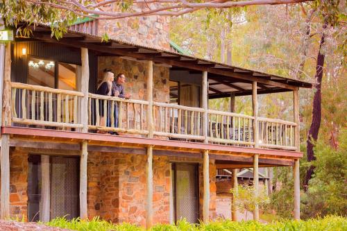 Exterior view, Evedon Lakeside Retreat in Burekup
