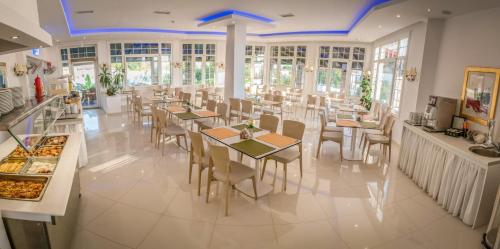 Restaurant, Halkidiki Palace in Chalkidiki