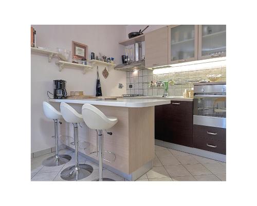 virtuve, Spacious Countryside Escape in Valtopina