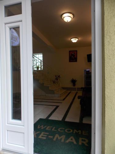 大堂, Pensiune Xe-Mar in 阿拉德