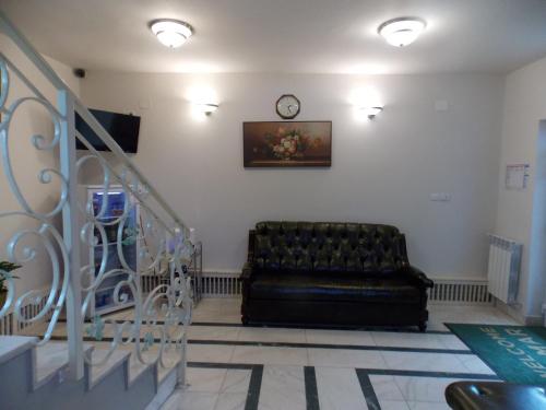 大堂, Pensiune Xe-Mar in 阿拉德