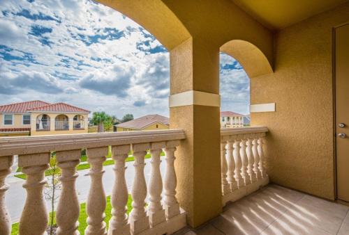 Villa on Oaktree 46145E - main image