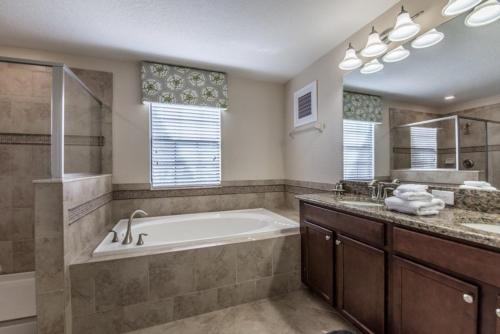 Villa on Rolling Fairway 8541E - main image