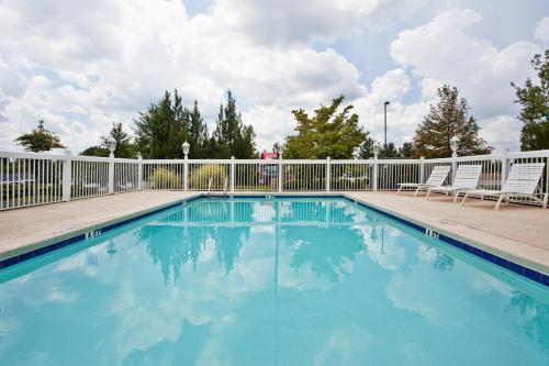 Country Inn & Suites by Radisson Columbus GA - image 2