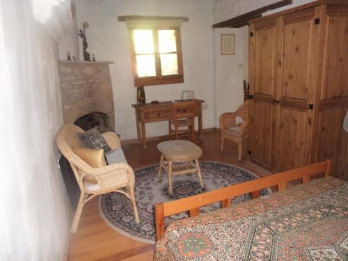 Oleander Stone House in Lemona