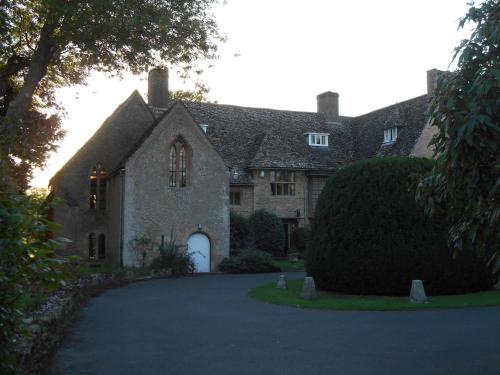Charney Manor - image 12
