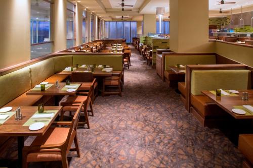 115948005 Hyatt Regency Orlando International Airport Hotel