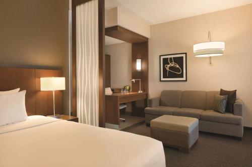Hyatt Place San Jose Pinares in Pinares