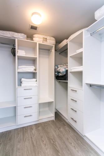 Three-Bedroom Apartment image 5