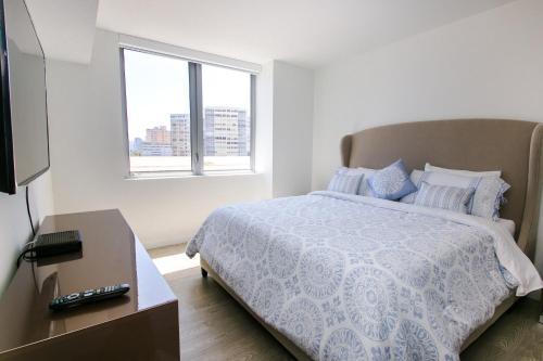 Three-Bedroom Beachwalk Resort Apartment thumb 2