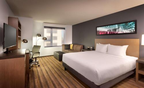 King Room room in Hyatt House Portland/Downtown