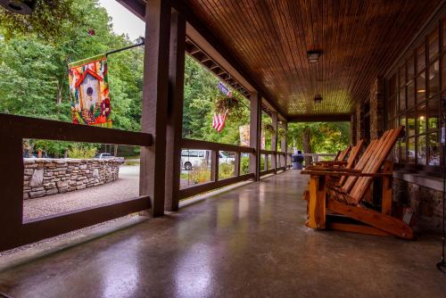 Carter Caves State Resort Park - image 7