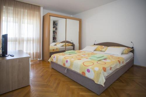 Apartments with WiFi Split - 13794 - image 4