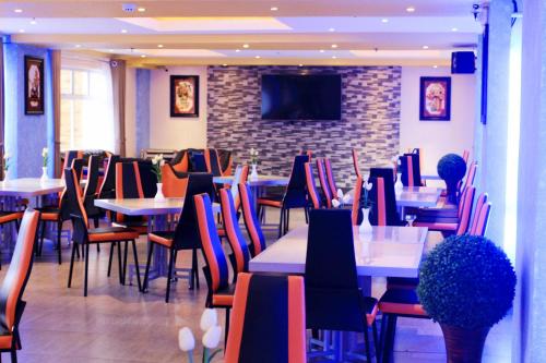 Royal Mansion Hotel in Tabaco