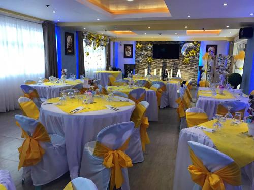 Royal Mansion Hotel in Tabaco