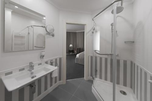 London Boutique Hotel - image 12